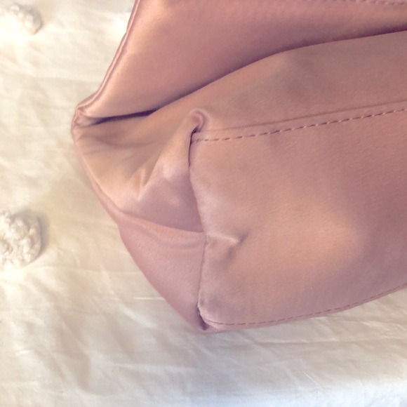 GIORGIO ARMANI Parfums blush pink fold over flap cosmetic pouch. Logo on front. - Picture 6 of 9